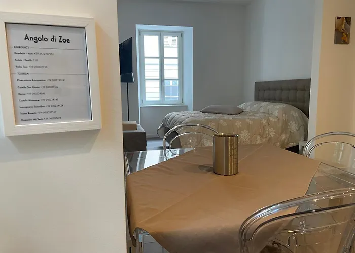 Angolo Di Zoe * ترييستي